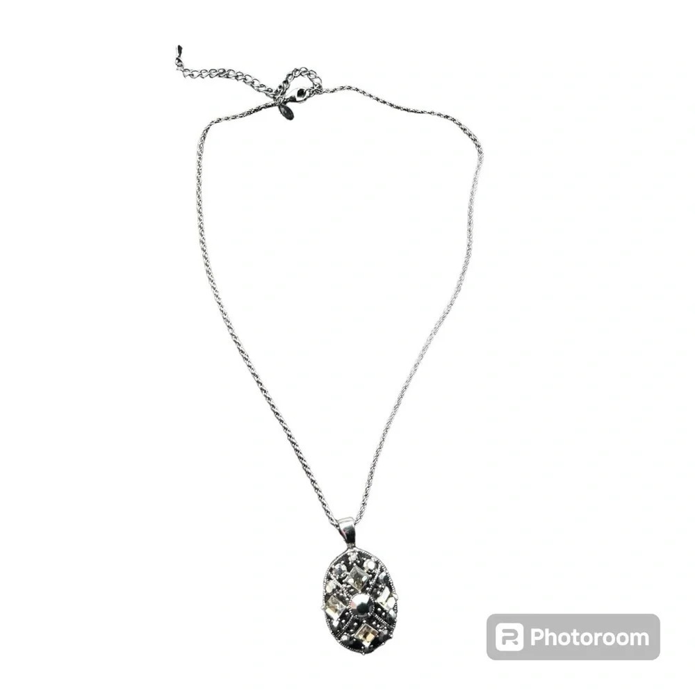 Premier Designs “Center Stage” 18" - 21" Necklace Hematite Pendant Retired